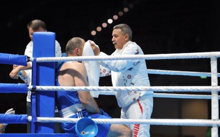 Azərbaycanın 3 qat dünya çempionu peşəkar boksa keçib