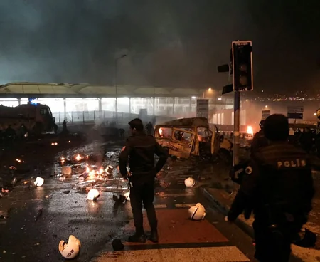 İstanbulda baş vermiş partlayışda yaralananların sayı 70-ə çatıb, ölənlər var - VİDEO - FOTO - YENİLƏNİB-3