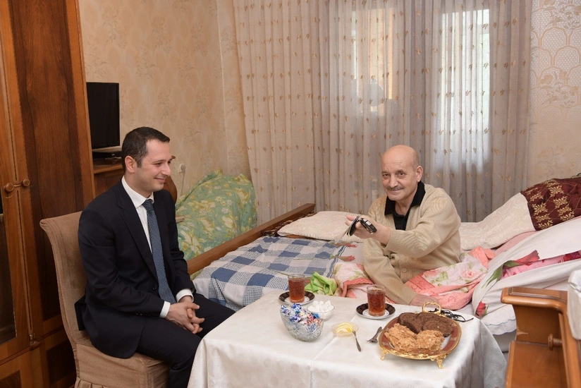 Heydar Aliyev Foundation presents Ramiz Azizbayli a car, undertakes repair works in his apartment