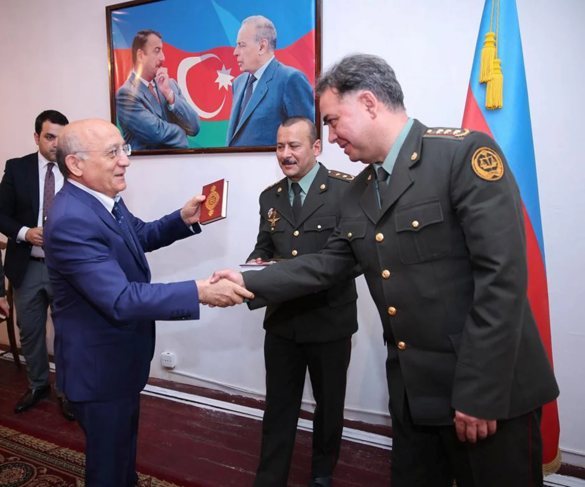 ​Mübariz Qurbanlı cəzaçəkmə müəssisəsinə çoxsaylı kitablar hədiyyə edib