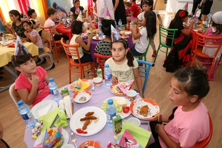 Heydər Əliyev Fondu uşaq evlərinin sakinləri və ahıllar üçün əyləncə proqramı təşkil edib