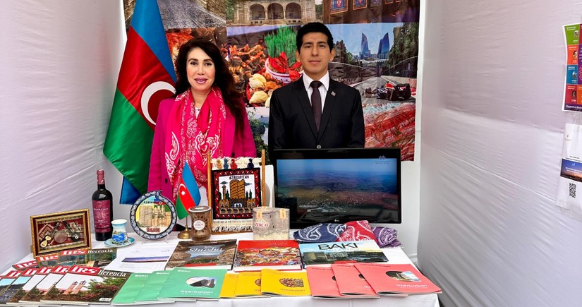 Azərbaycan stendi Peruda beynəlxalq sərgidə maraqla qarşılanıb