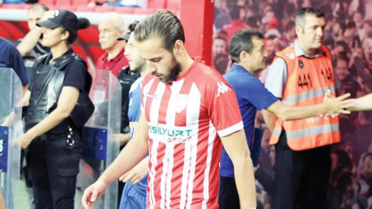 Türkiyə klubunun Azərbaycan millisinə dəvət olunan futbolçusu zədələnib