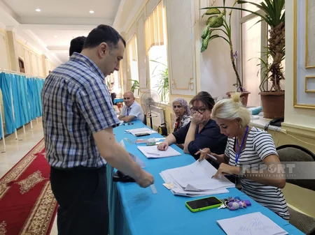 Məntəqə sədri: 90 yaşlı vətəndaşın səsverməyə gəlməsi seçki fəallığını təsdiq edir
