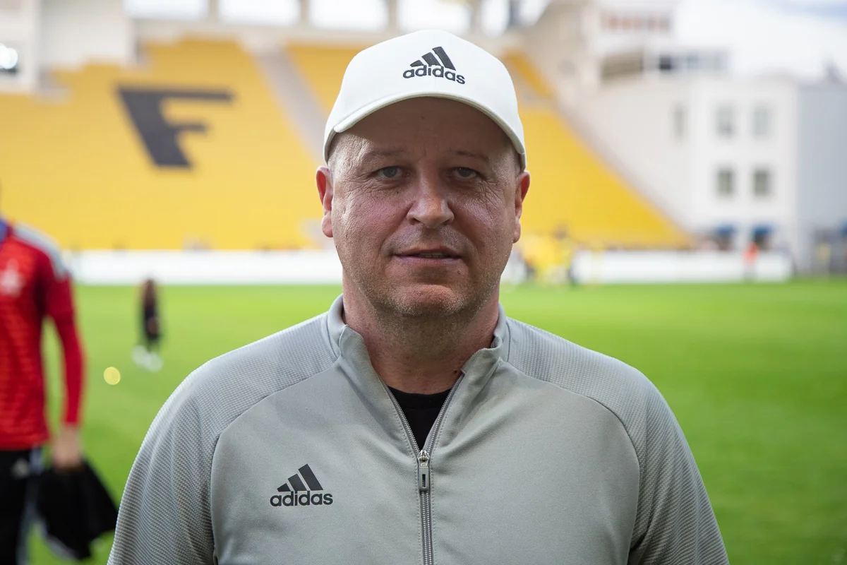 Şerif baş məşqçisi ilə yollarını ayırıb