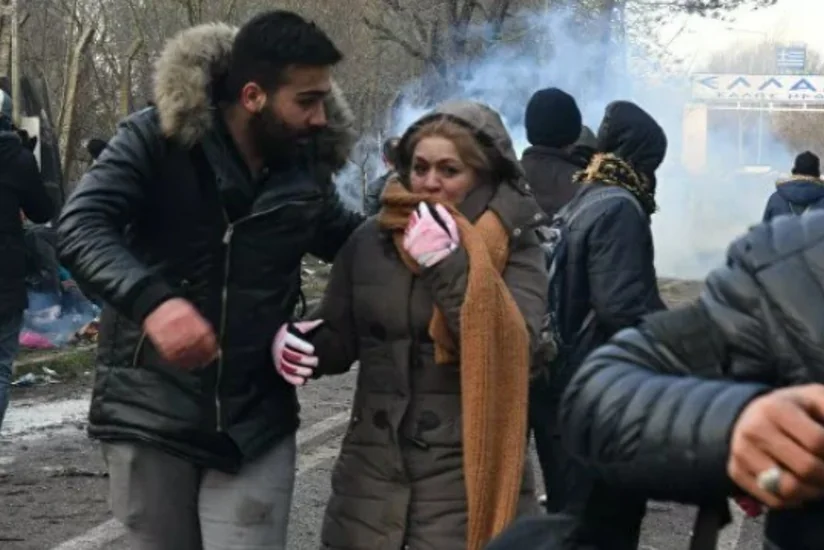 Türkiyənin AB ilə sərhədlərini on minlərlə qaçqın keçib - FOTO
