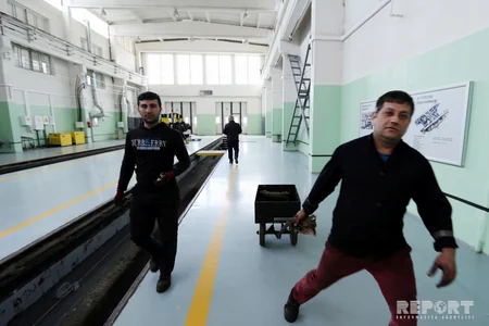 Metro qatarlarının “ev”indən - FOTOREPORTAJ