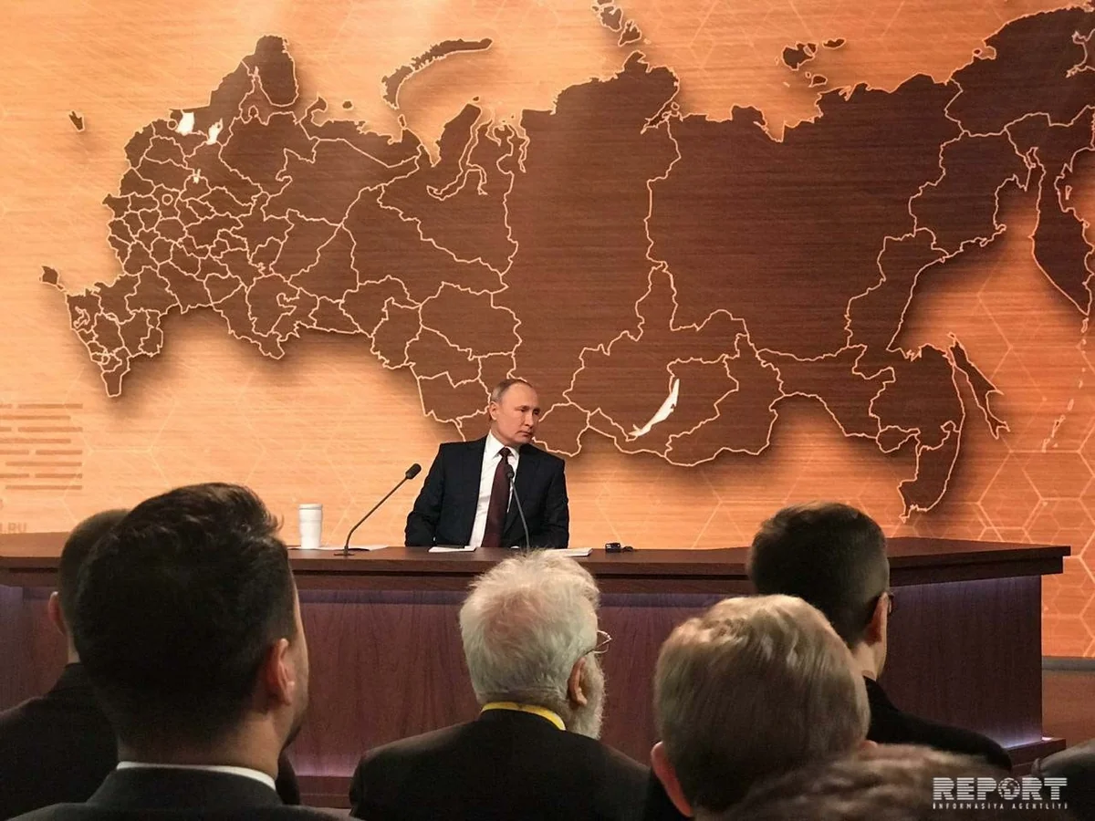 Vladimir Putin 4 saatdan çox jurnalistlərin suallarını cavablandırıb