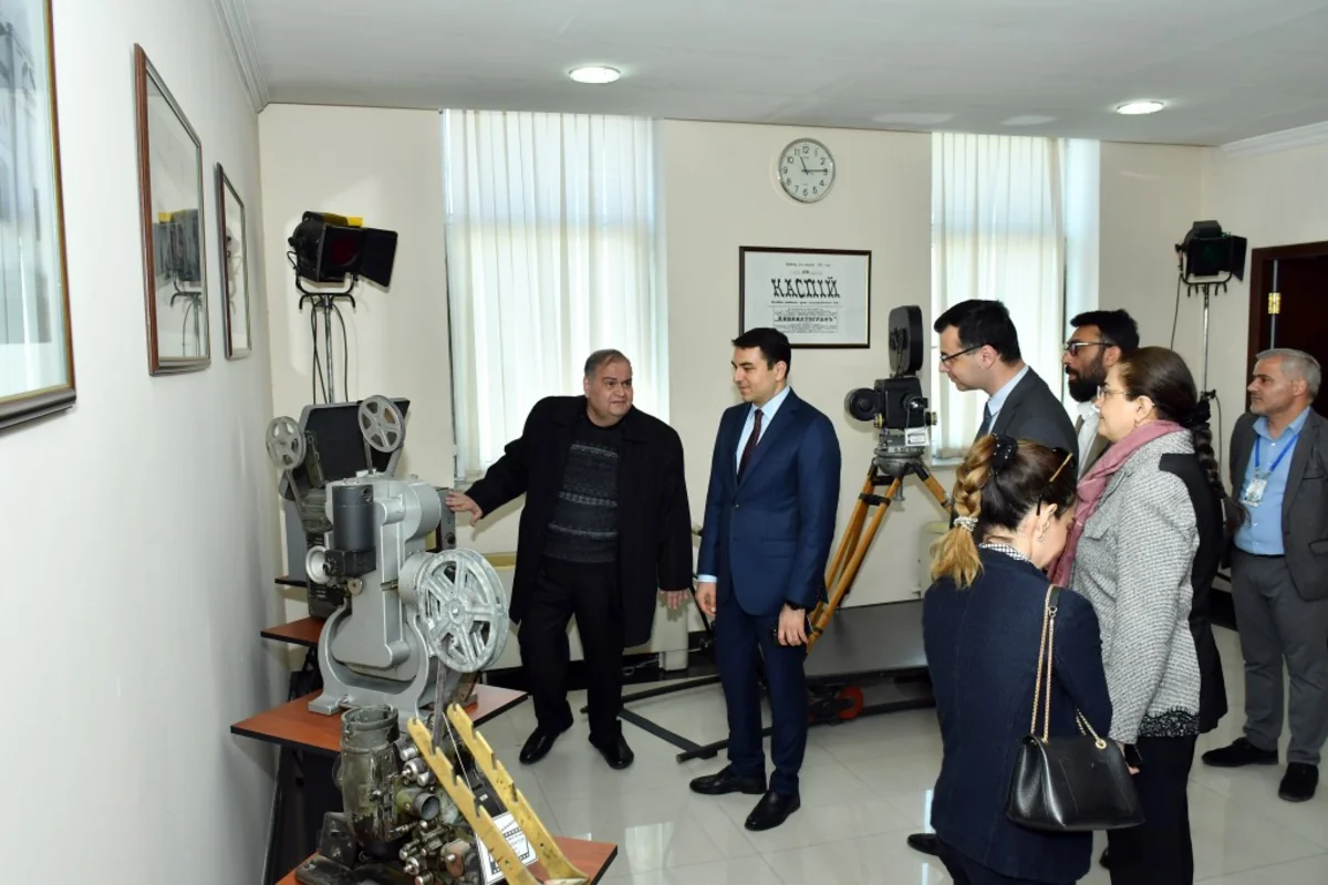 Adil Kərimli dövlət kino təsisatlarını ziyarət edib