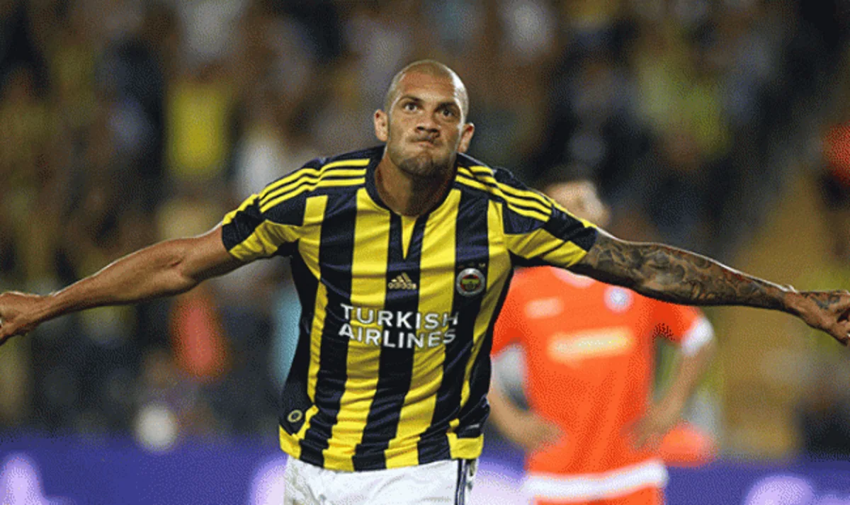 Fənərbağçanın futbolçusu Səudiyyə Ərəbistanı klubuna transfer olunub