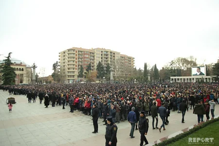 Gəncədə Heydər Əliyevin xatirəsi ehtiramla yad edilib