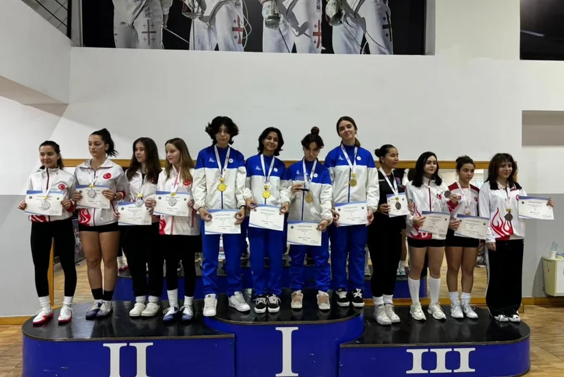 Azərbaycan qılıncoynadanları beynəlxalq turnirdə qızıl və gümüş medallar qazanıblar
