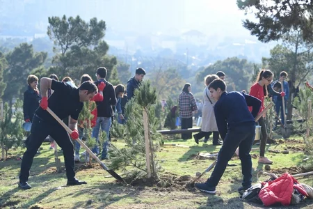President Ilham Aliyev and first lady Mehriban Aliyeva attended tree-planting campaign in Khatai district, Baku