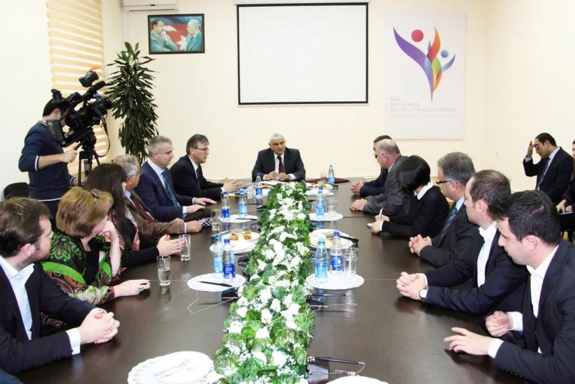 Dövlət müşaviri türk icma rəhbərləri ilə görüşüb