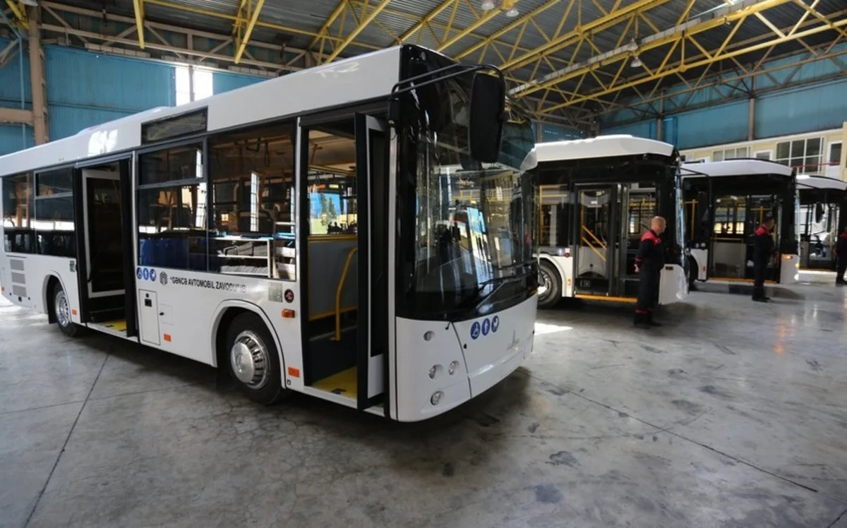 Minatəmizləmə Agentliyi Gəncə Avtomobil Zavodundan avtobus alır