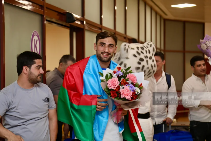 Dünya çempionu olan Azərbaycan cüdoçusu Vətənə qayıdıb