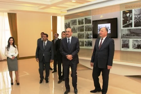 Əbülfəs Qarayev Ucar şəhərində vətəndaşları qəbul edib