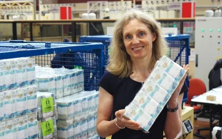 ​İngiltərədə plastik əsginas tədavülə buraxılır