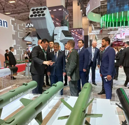 Azerbaijani Defense Minister participates in opening ceremony of IDEF'23