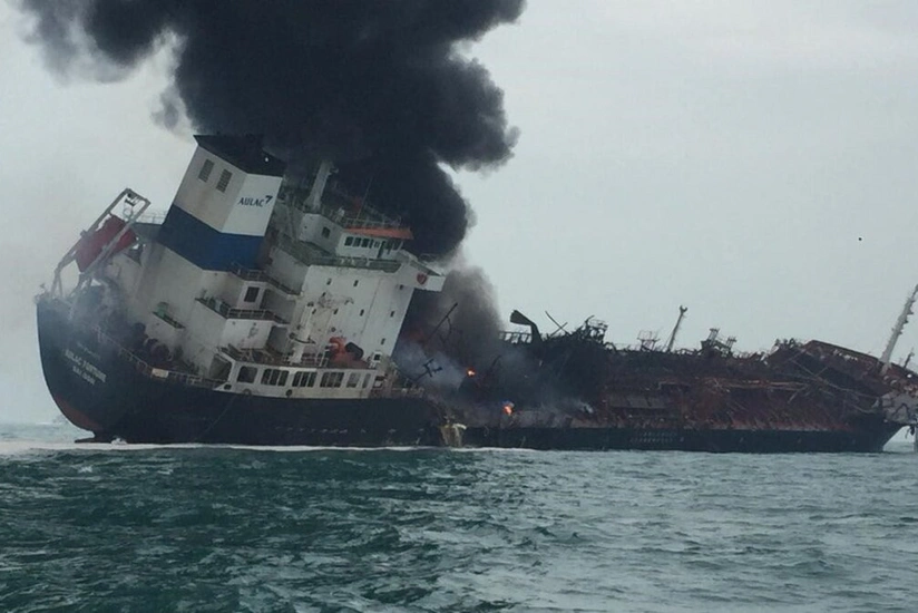 Один человек погиб при взрыве на борту танкера у берегов Гонконга