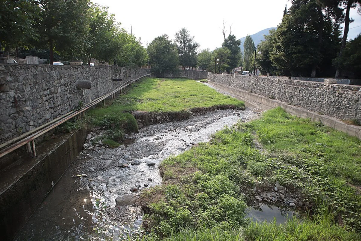 Şəkidəki Qurcana çayında yeni sahilbərkitmə işləri görüləcək