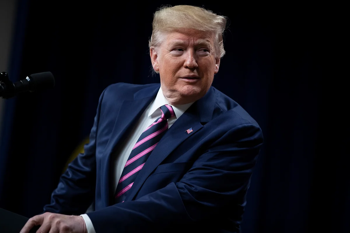 Donald Tramp Nensi Pelosinin başında problem olduğunu deyib