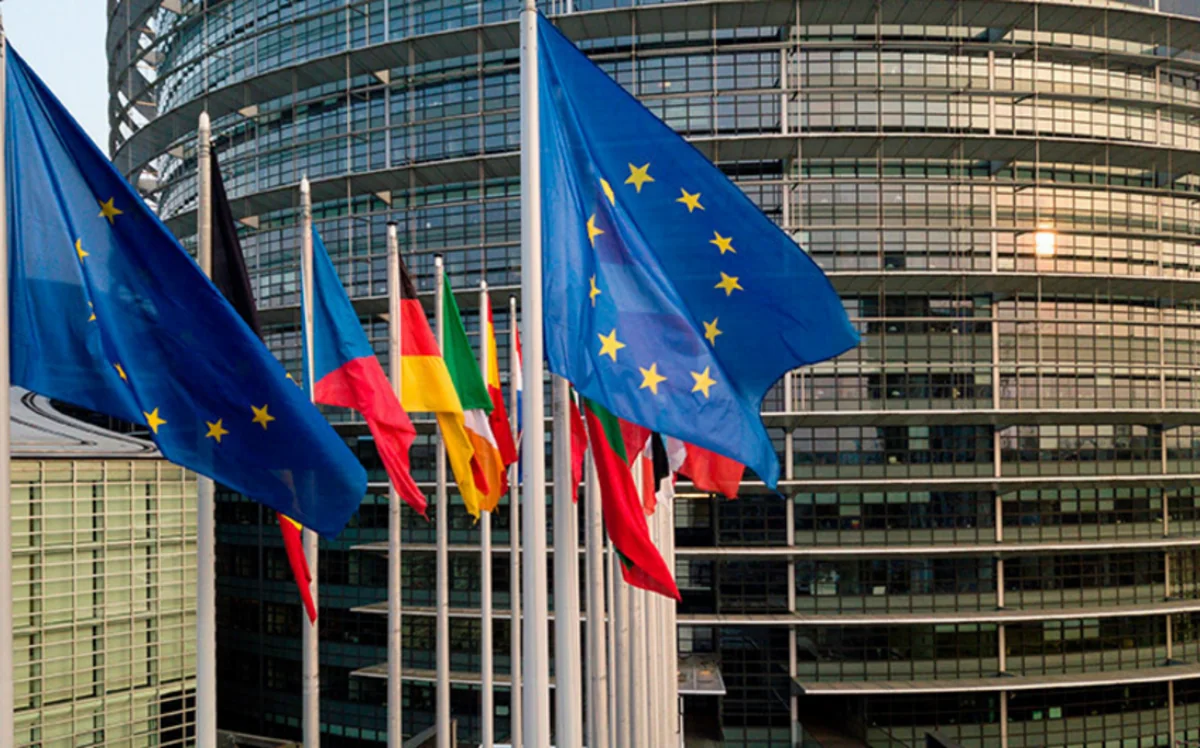 В Европарламенте выступили с инициативой по вотуму недоверия Еврокомиссии