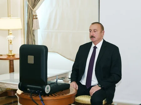 Bir nömrəli yeni nəsil şəxsiyyət vəsiqəsi Prezident İlham Əliyevə təqdim olunub - YENİLƏNİB