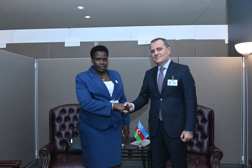 Jeyhun Bayramov discusses activities of Non-Aligned Movement with Vice President of Uganda