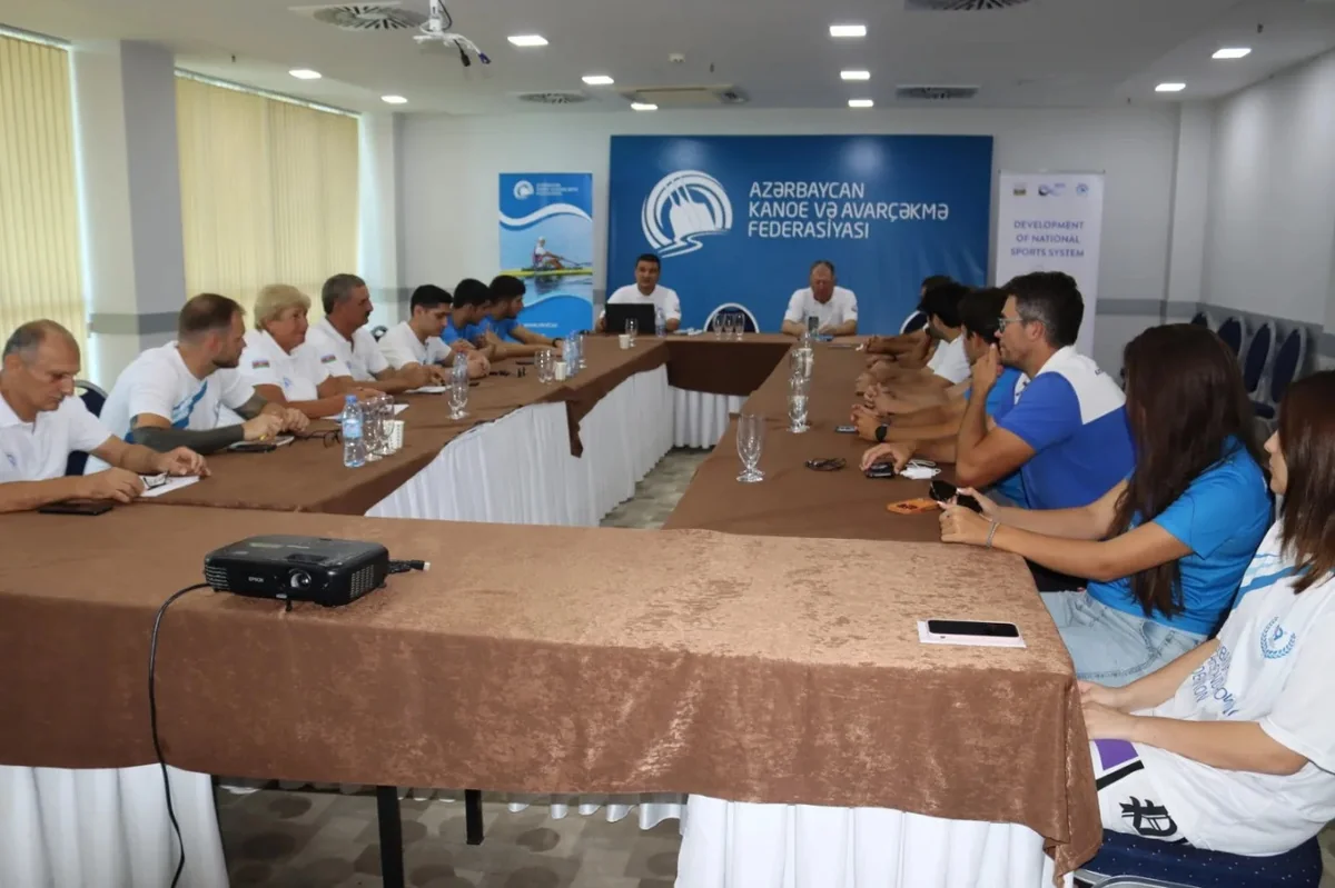 Renowned rowing expert arrives in Azerbaijan
