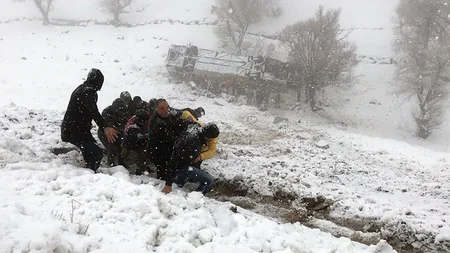 Türkiyədə üç avtobus qəzaya uğrayıb, 6 nəfər ölüb, 74 nəfər yaralanıb - YENİLƏNİB