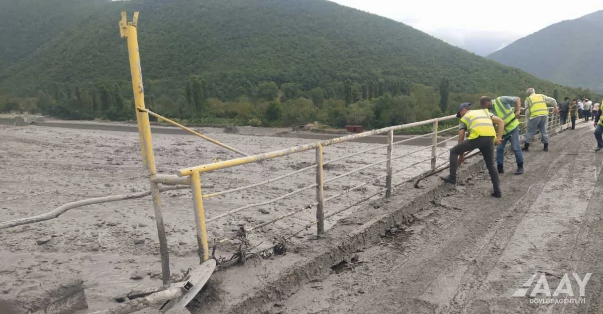 Şəkinin Baş Göynük avtomobil yolunda selin fəsadları aradan qaldırılıb