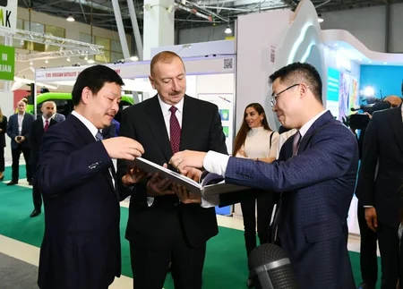 Prezident İlham Əliyev “Bakutel-2019” sərgisi ilə tanış olub - YENİLƏNİB