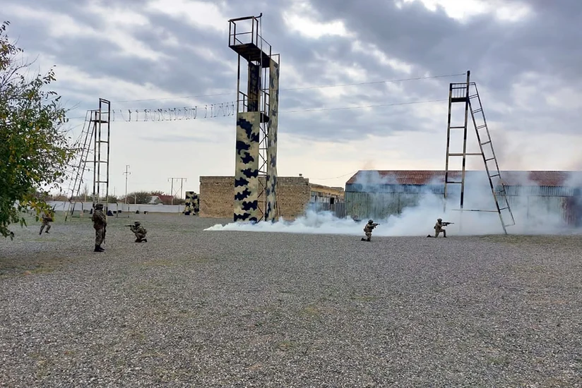 Azərbaycanda səfərdə olan Tacikistanın müdafiə naziri hərbi hissəni ziyarət edib