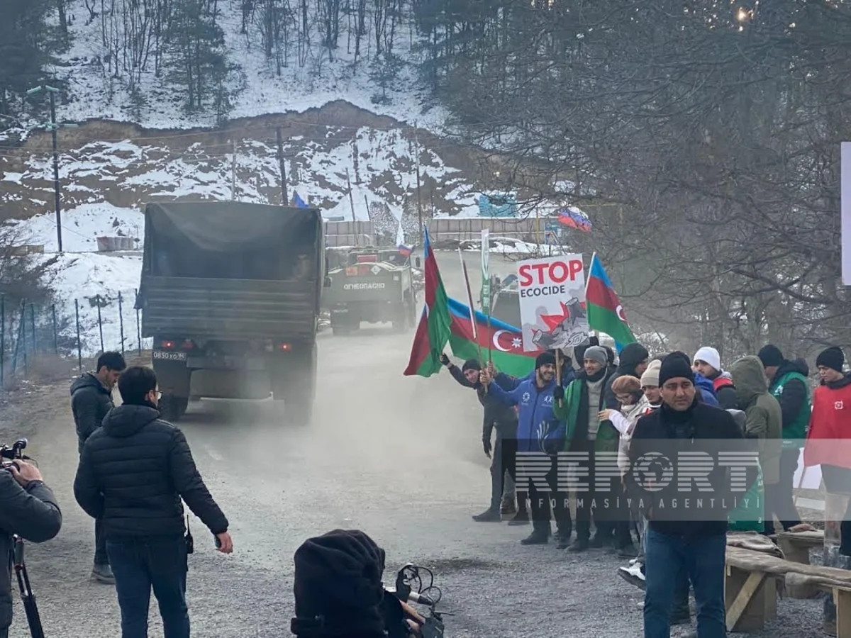Total of 25 vehicles of peacekeepers freely use Khankandi-Lachin road 