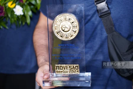 Avropa çempionatında 9 medal qazanan güləşçilər vətənə qayıdıblar