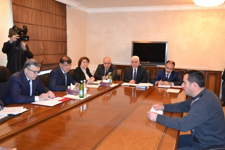 Ekologiya və təbii sərvətlər naziri İsmayıllıda vətəndaşlarla görüşüb