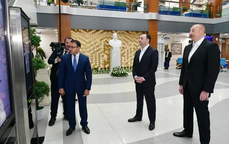 Prezident İlham Əliyev və Baş nazir İrakli Qaribaşvili Qəbələ regional “ASAN xidmət“ mərkəzində olublar