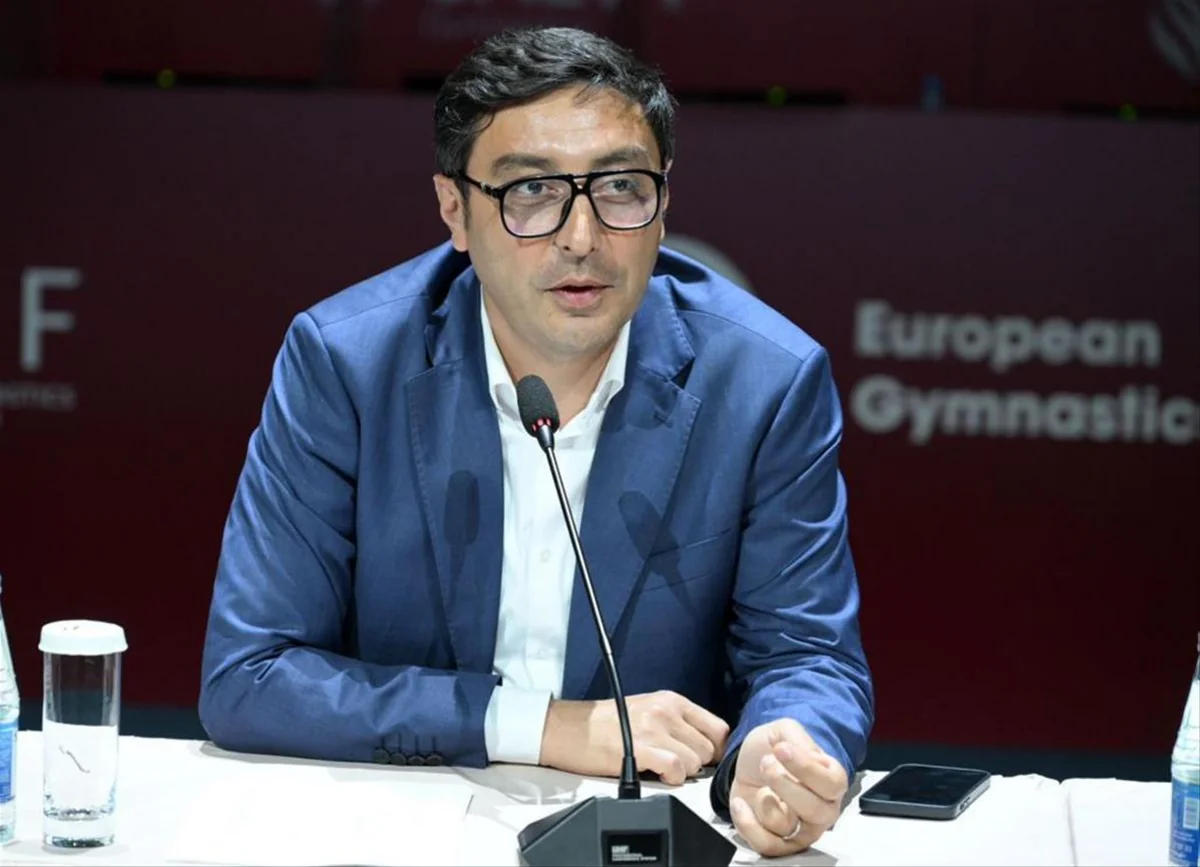 Fərid Qayıbov beynəlxalq yarışlarda uğur qazanmış idmançılarla görüşüb