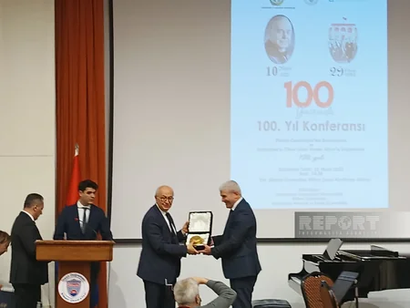 Ankarada Heydər Əliyevin anadan olmasının 100-cü ildönümü ilə bağlı konfrans keçirilib