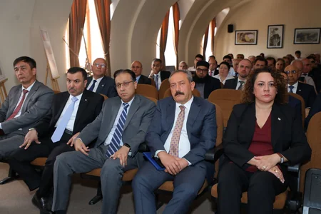 Ümumdünya Qaçqınlar Gününə həsr olunmuş beynəlxalq tədbir keçirilib