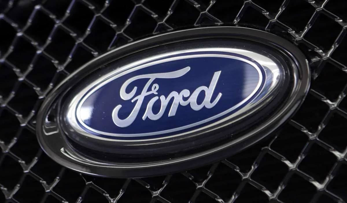 Ford приостанавливает деятельность в России