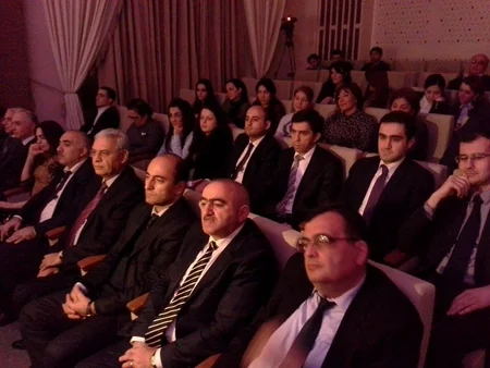 Təhsil Nazirliyinin təşkilatçılığı ilə ümummili lider Heydər Əliyevin xatirəsinə həsr olunan anım gecəsi keçirilib