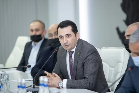 Sahil Babayev boks hakimləri ilə görüşüb