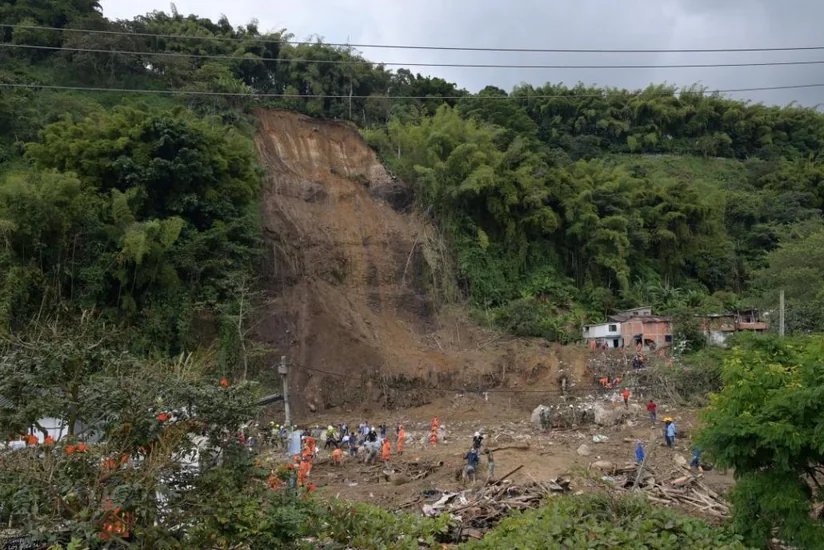 Over 300 buried in Papua New Guinea landslide - local media