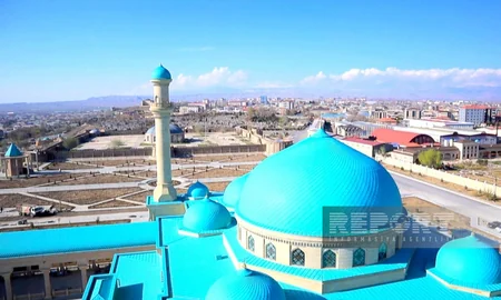 Cənubi Qafqazın ən böyük məscidlərindən biri olan Heydər Məscidindən - FOTOREPORTAJ