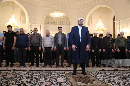 Bakıda Qədr gecəsi keçirilir – FOTOREPORTAJ