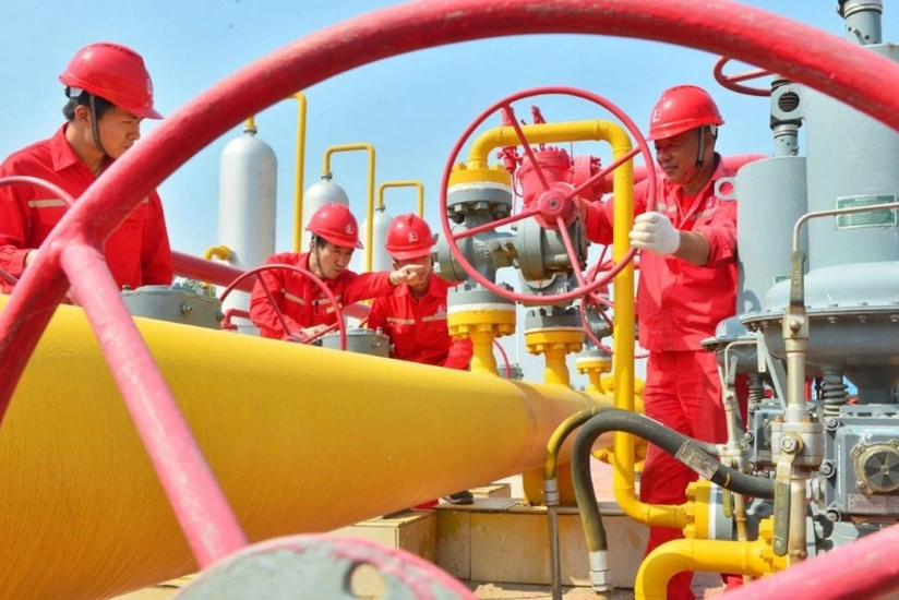 Çinin neft və qaz hasilatı ilk dəfə ildə 400 milyon tonu keçib