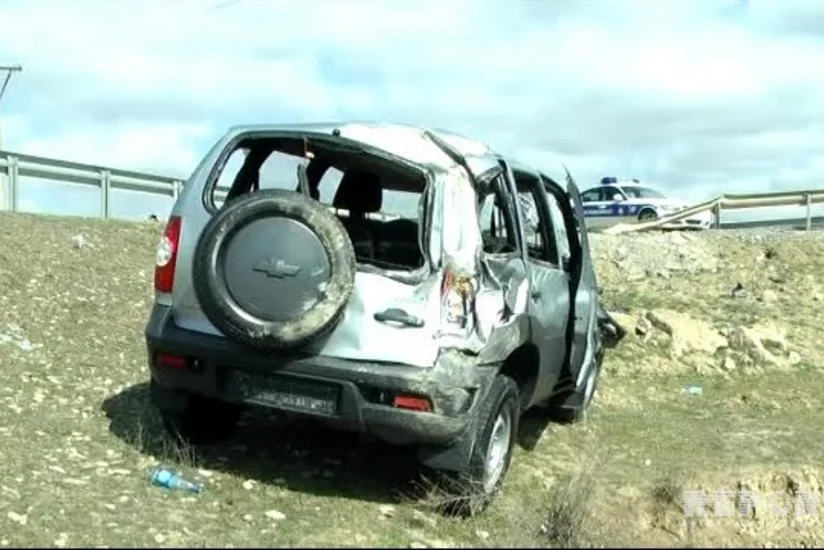 Hacıqabulda  “Chevrolet-Niva” aşıb 3 nəfər xəsarərt alıb - FOTO