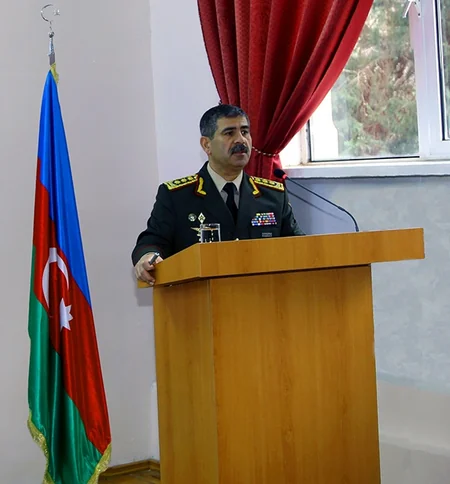 ​Nazir Zakir Həsənov Silahlı Qüvvələrin tibb xidmətinin rəhbər zabit heyəti ilə görüşüb